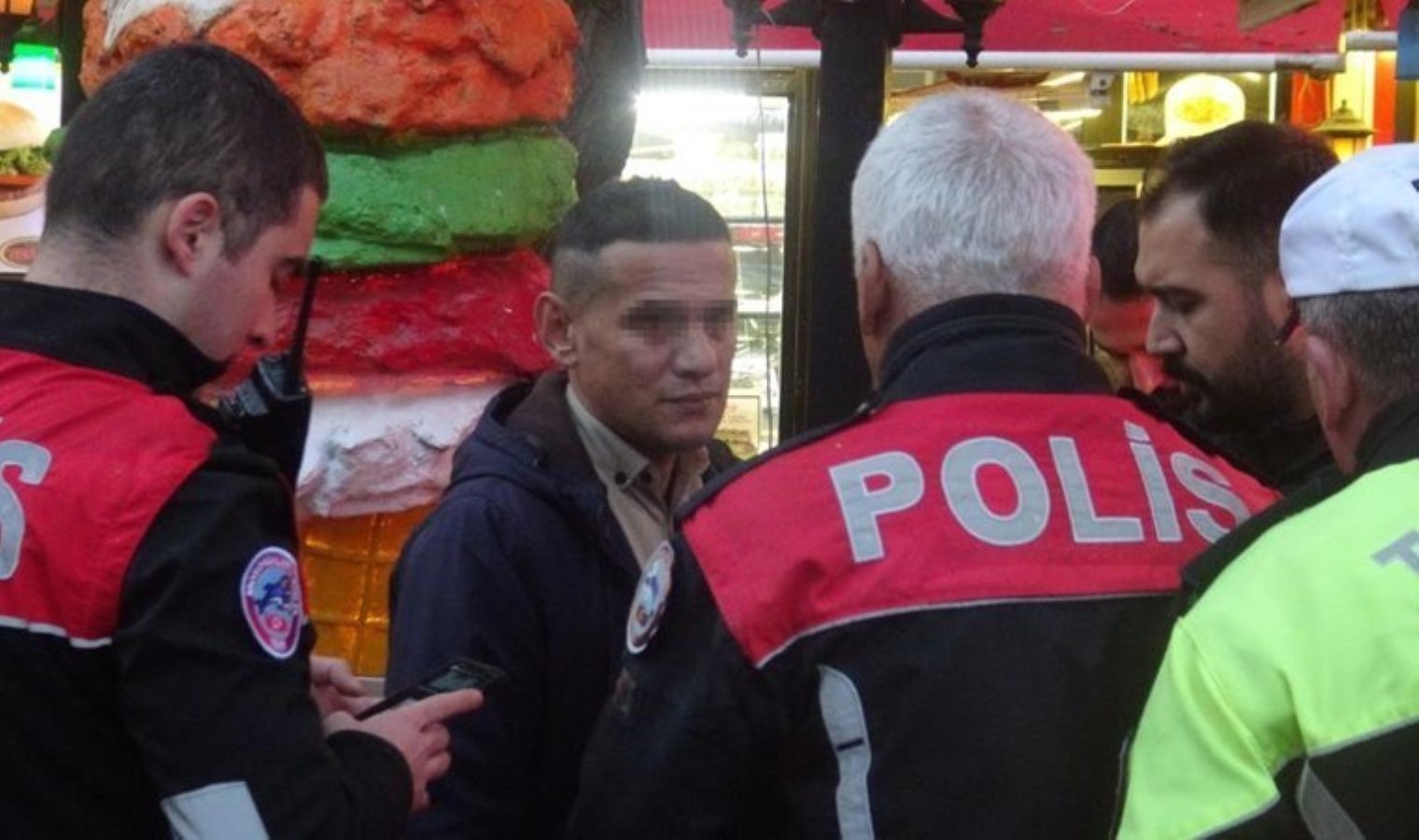 Şüpheli çanta paniği: ‘Çay içmeye gittim’